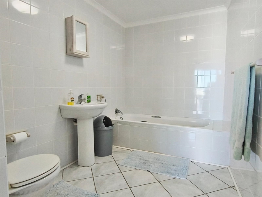 5 Bedroom Property for Sale in Dana Bay Western Cape